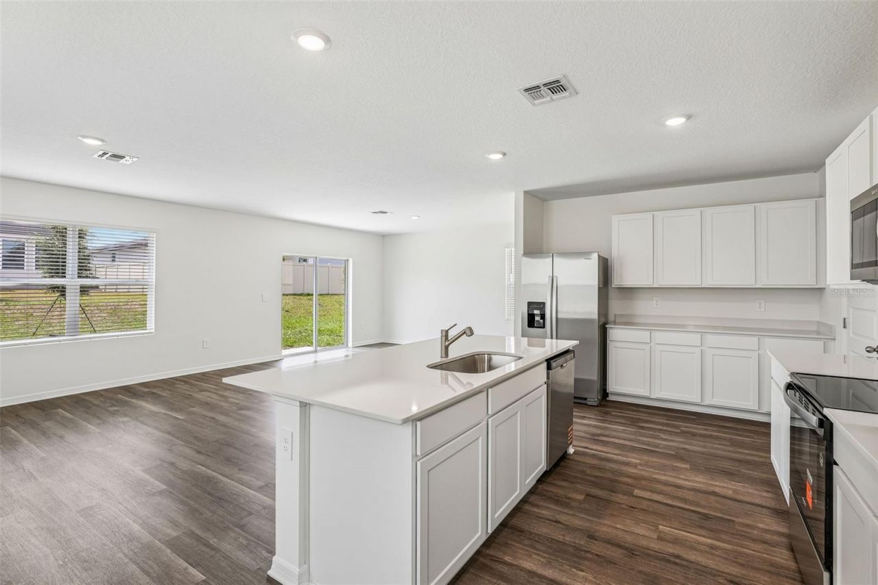 4005 Valerian Way , Tavares, FL 32778 Photo