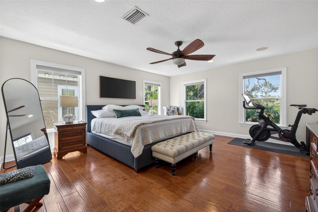 2812 W Paxton Avenue, Tampa, FL 33611 Photo