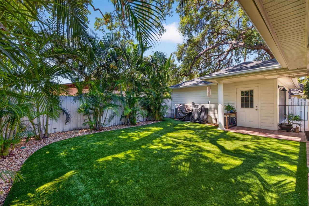 2812 W Paxton Avenue, Tampa, FL 33611 Photo