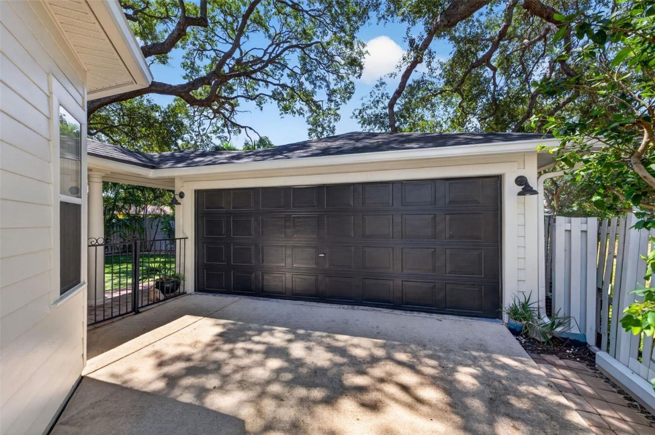 2812 W Paxton Avenue, Tampa, FL 33611 Photo