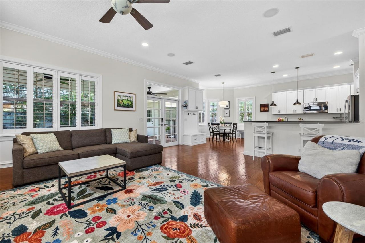 2812 W Paxton Avenue, Tampa, FL 33611 Photo