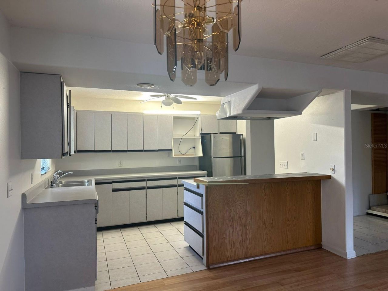 2574 Hawthorne Street, Sarasota, FL 34239 Photo