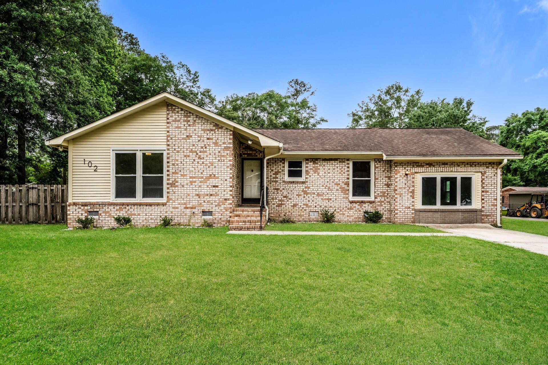 102 Williams Court Photo 1
