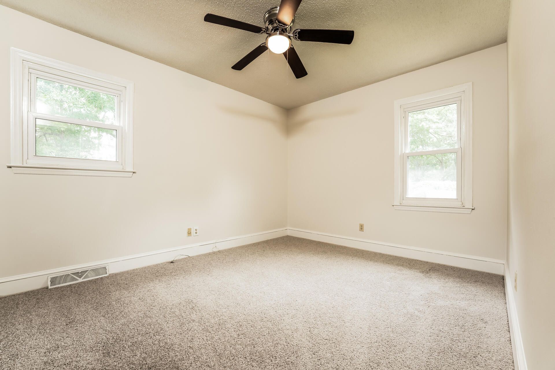 102 Williams Court Photo 14