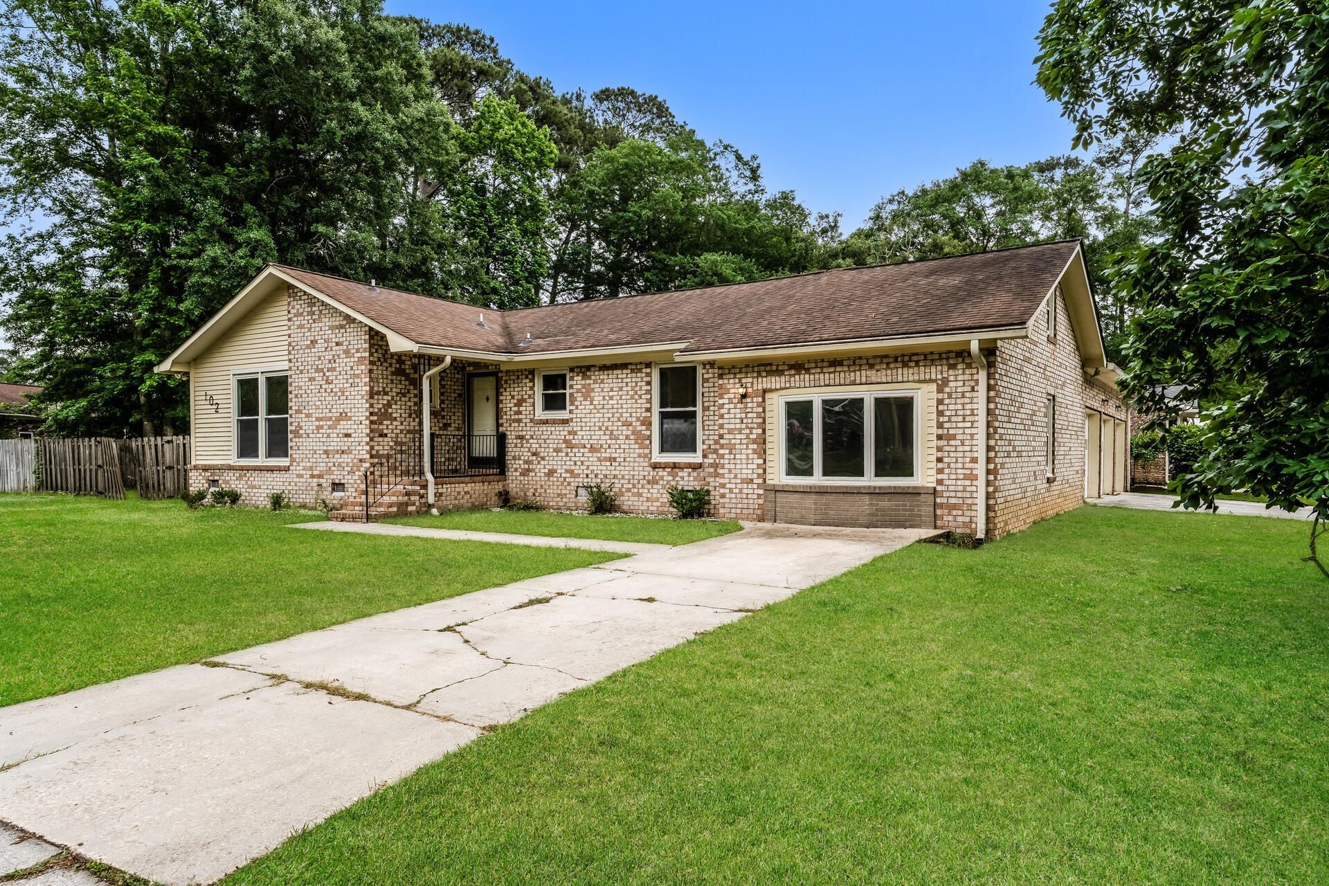 102 Williams Court Photo 6