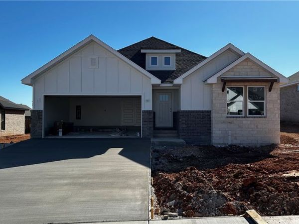 2752 Buckside Street, Springdale, AR 72762