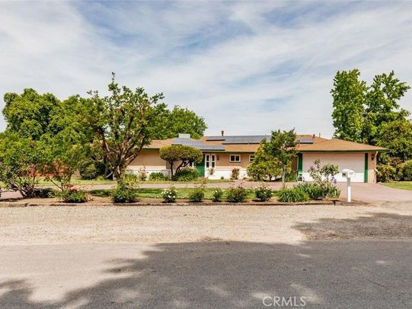 5767 E Park Circle, Fresno, CA 93727