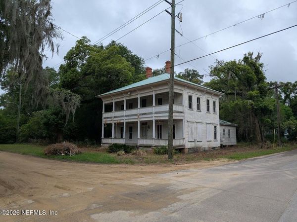 100 TREMONT Street, Interlachen, FL 32148
