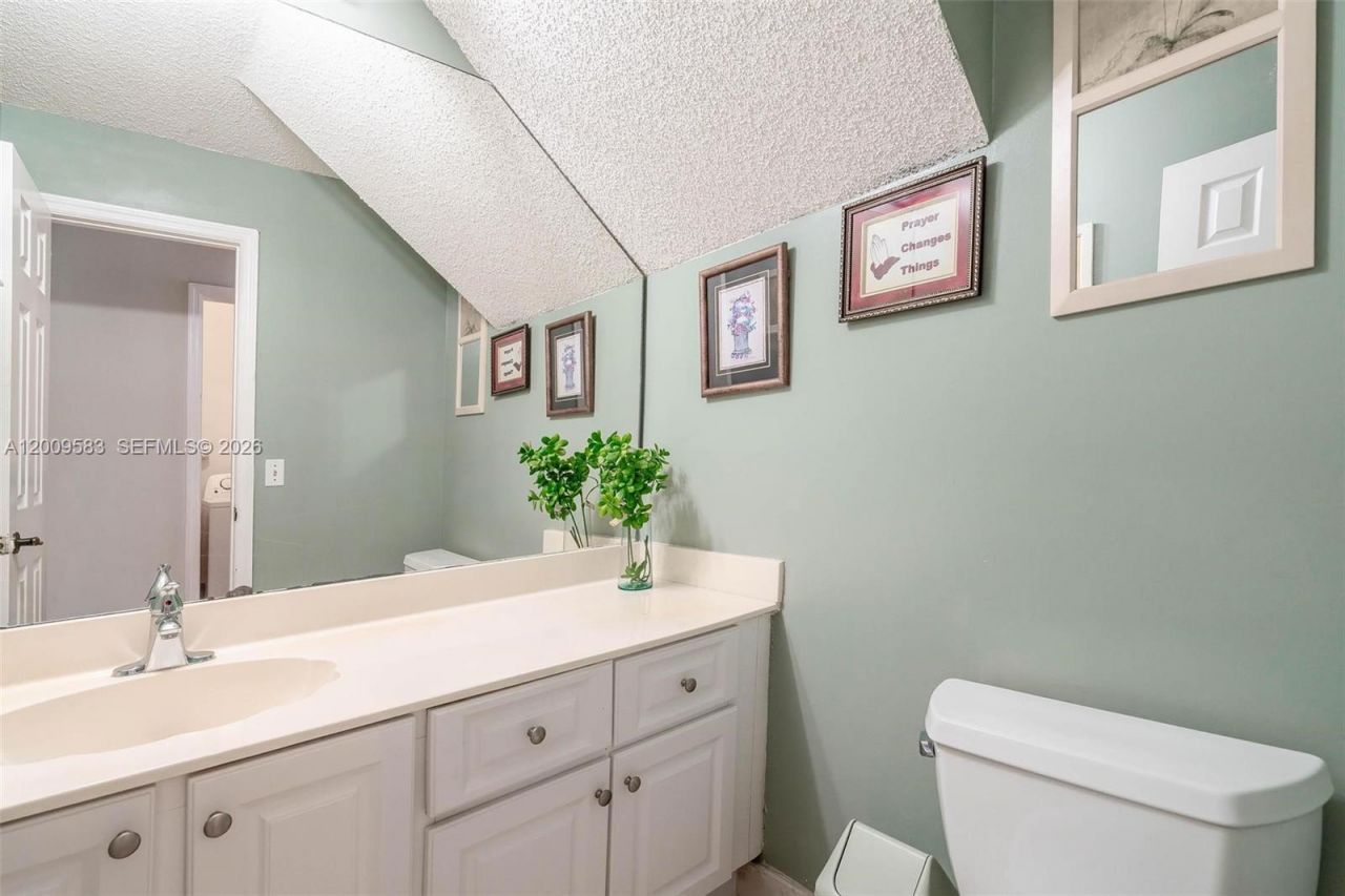 1001 SW 100th Ter, Pembroke Pines, FL 33025 Photo