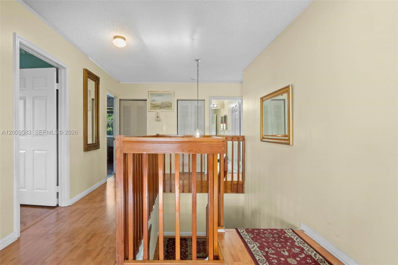1001 SW 100th Ter, Pembroke Pines, FL 33025 Photo