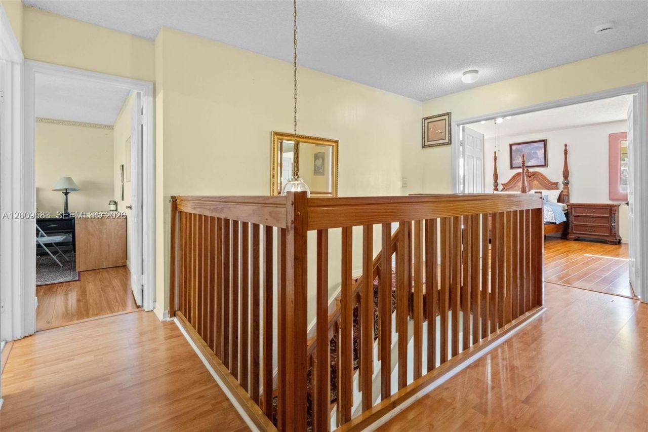 1001 SW 100th Ter, Pembroke Pines, FL 33025 Photo