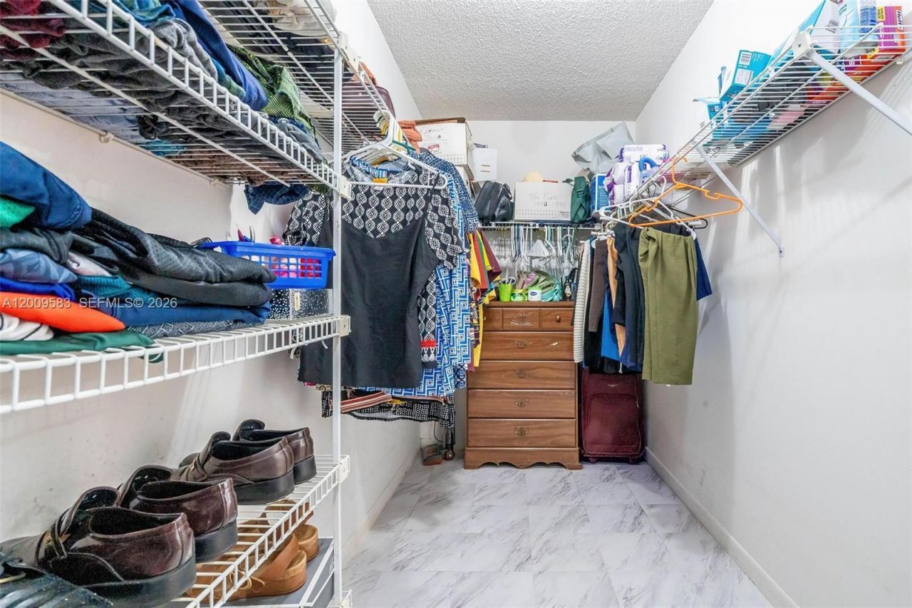 1001 SW 100th Ter, Pembroke Pines, FL 33025 Photo