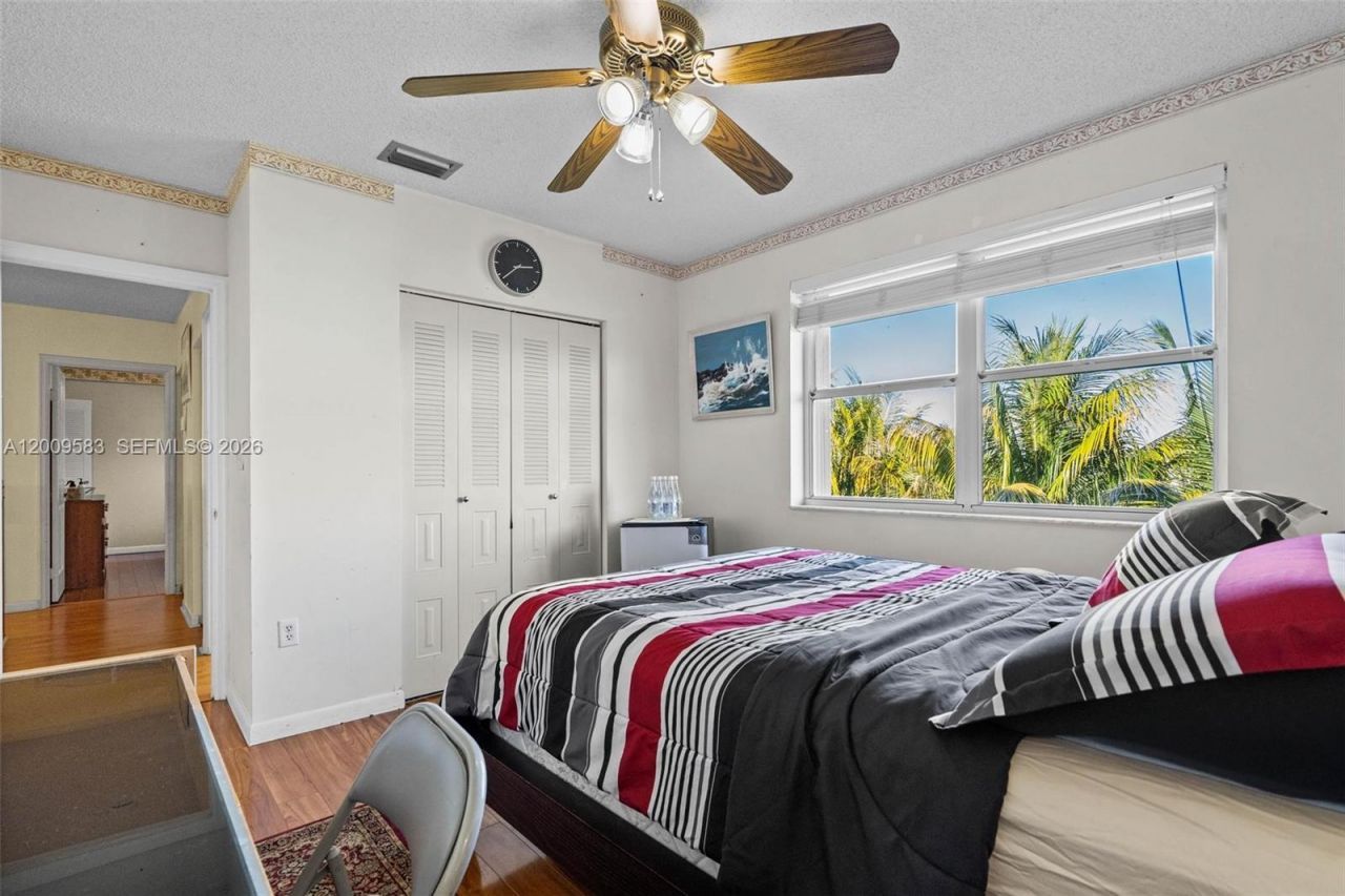 1001 SW 100th Ter, Pembroke Pines, FL 33025 Photo