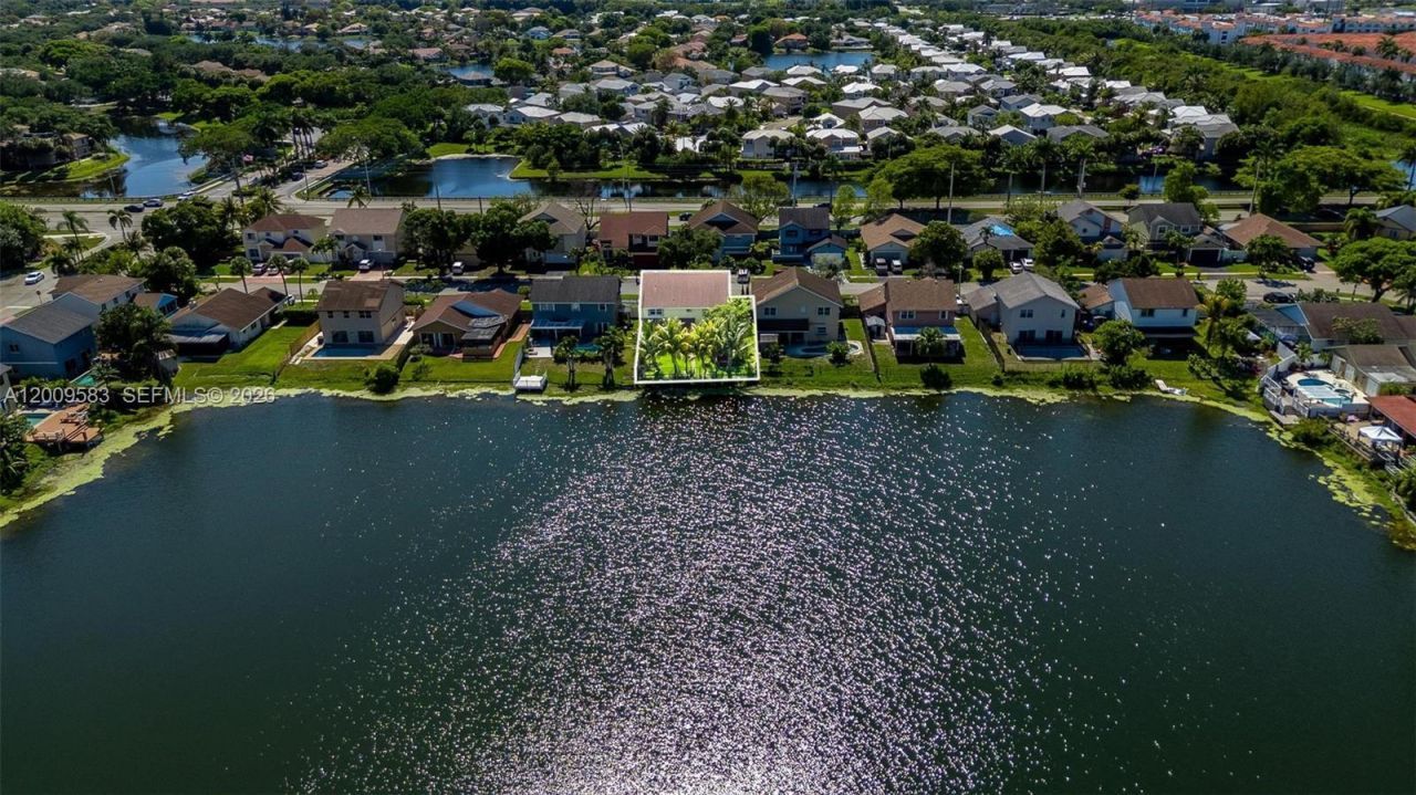 1001 SW 100th Ter, Pembroke Pines, FL 33025 Photo