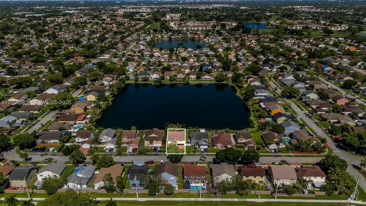 1001 SW 100th Ter, Pembroke Pines, FL 33025 Photo