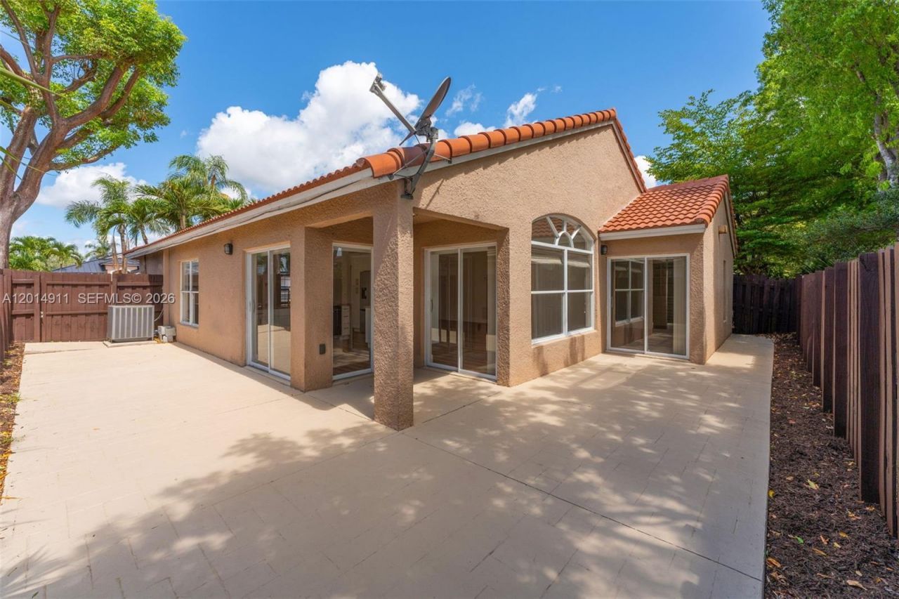 8113 SW 157 Ct, Miami, FL 33193 Photo