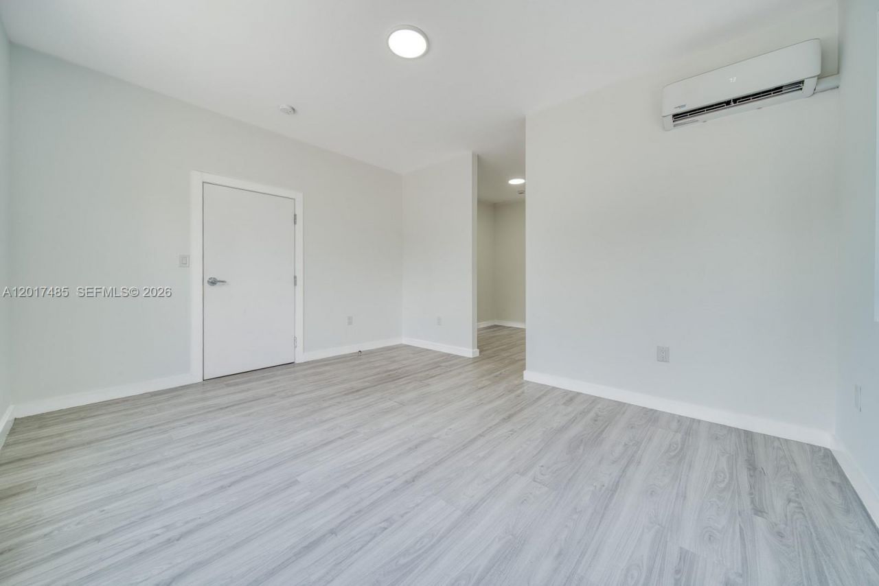 2352 SW 5th St , Unit 2, Miami, FL 33135 Photo
