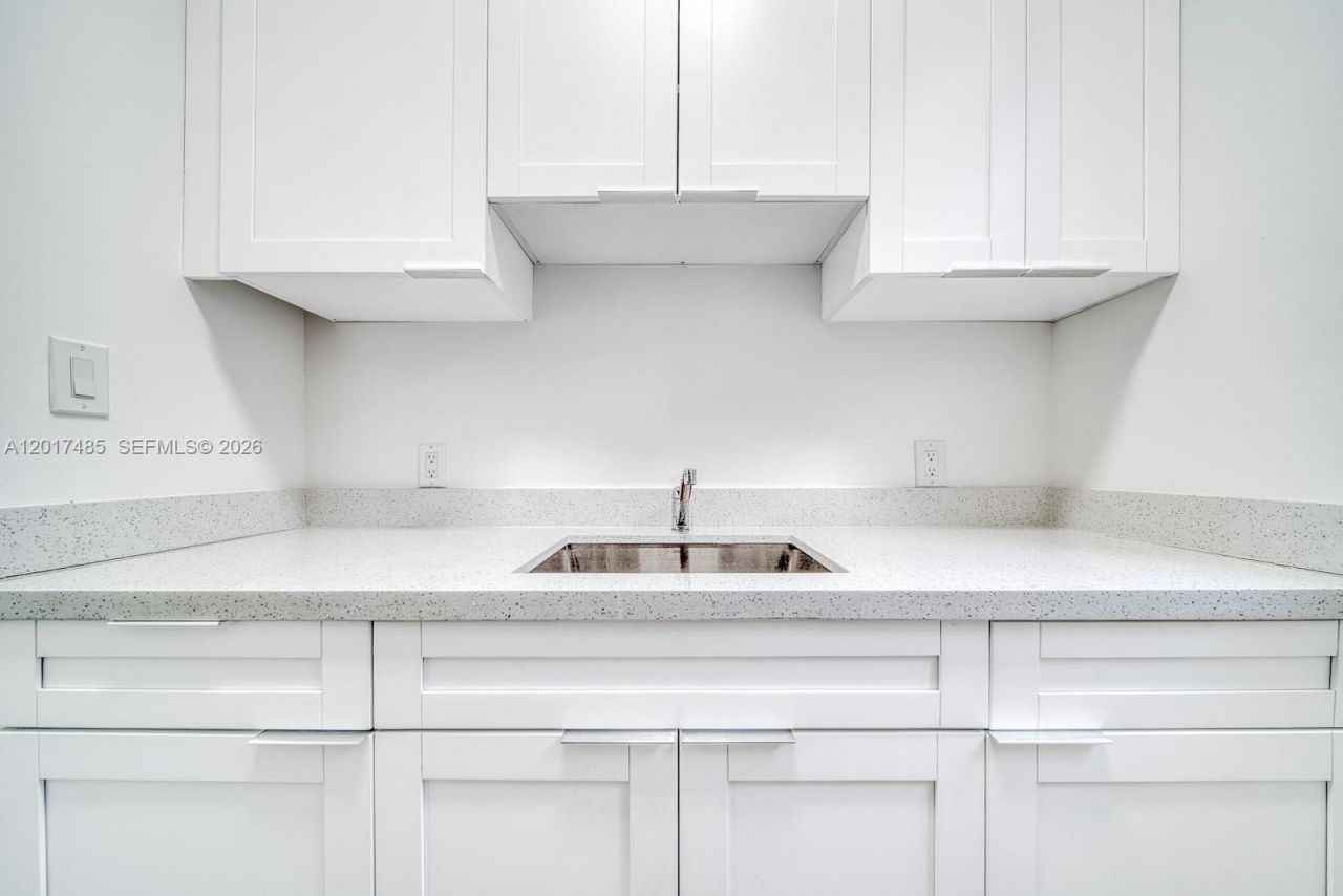 2352 SW 5th St , Unit 2, Miami, FL 33135 Photo