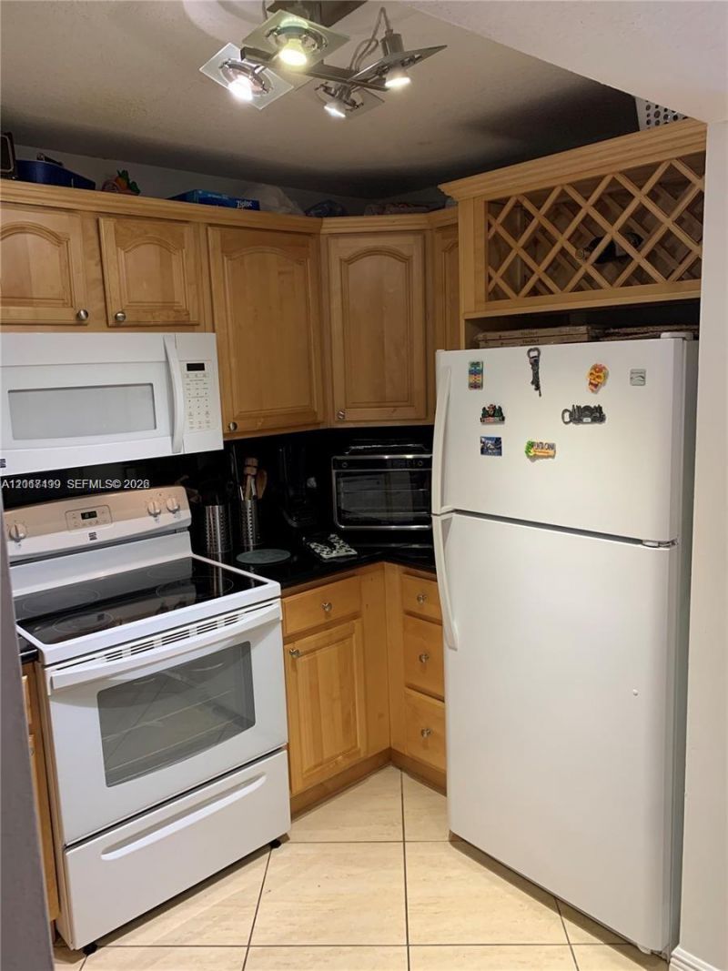 210 SW 11th St , Unit 204, Miami, FL 33130 Photo