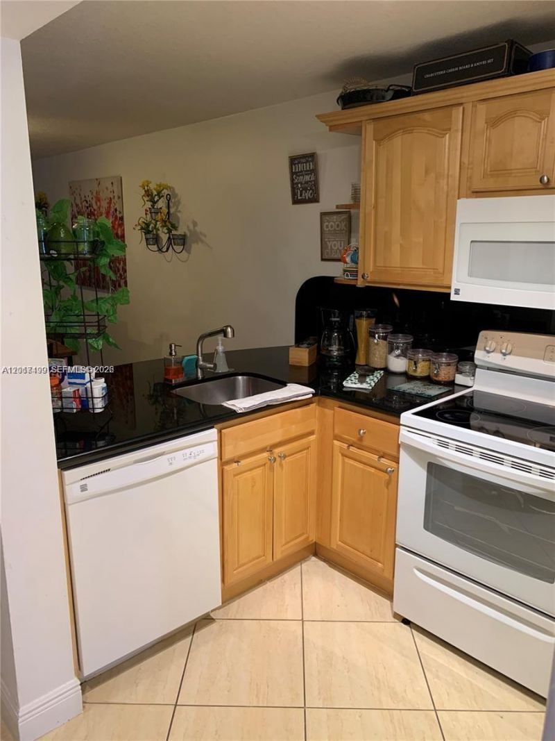 210 SW 11th St , Unit 204, Miami, FL 33130 Photo