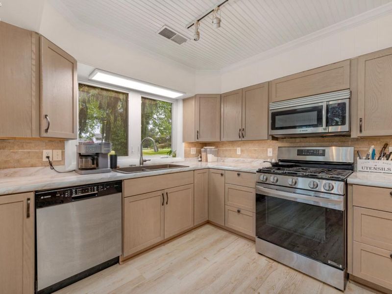 1416 E Bogart, Huron, OH 44870 Photo 12