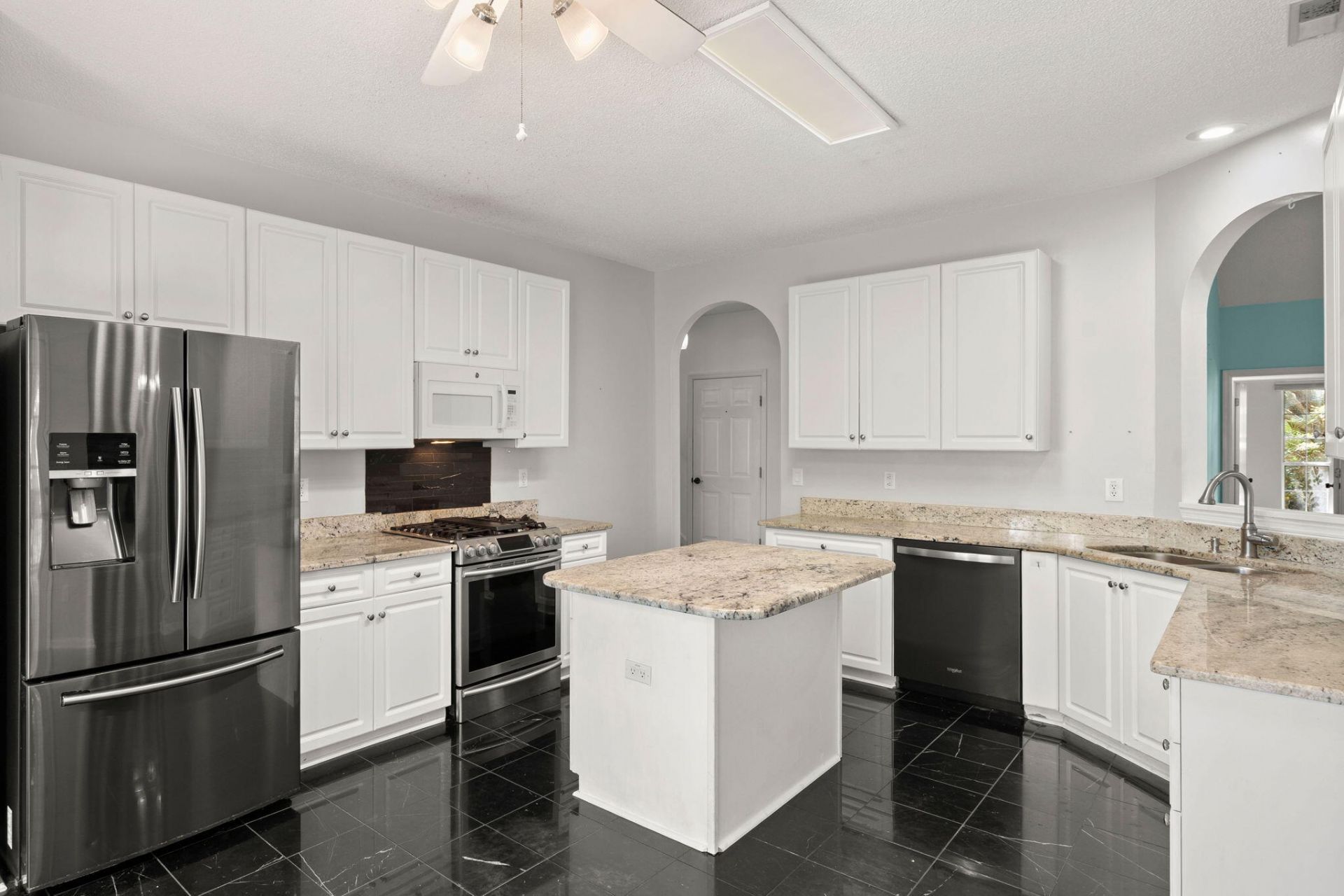 1486 Springwater Court Photo 14