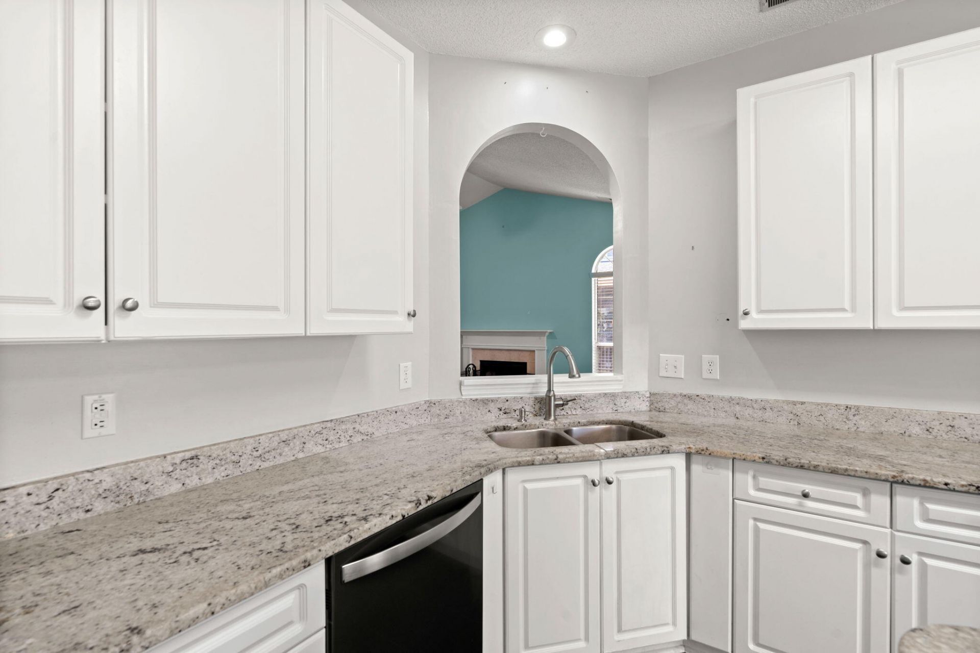 1486 Springwater Court Photo 15