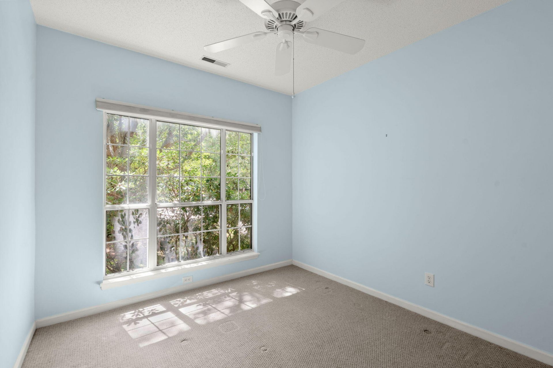1486 Springwater Court Photo 19