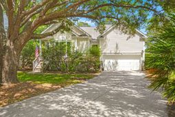 1486 Springwater Court photo 4