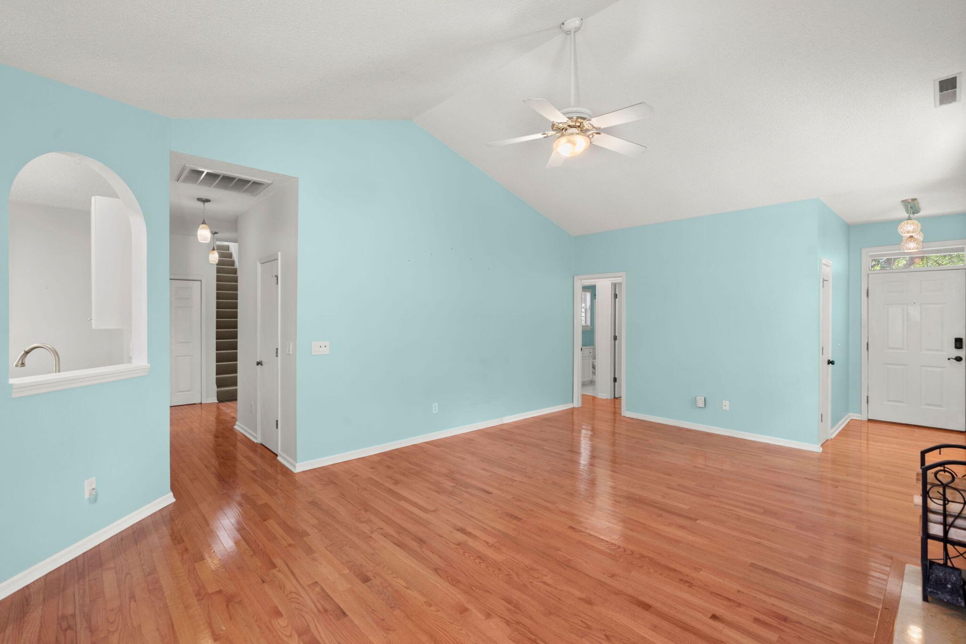 1486 Springwater Court Photo 8