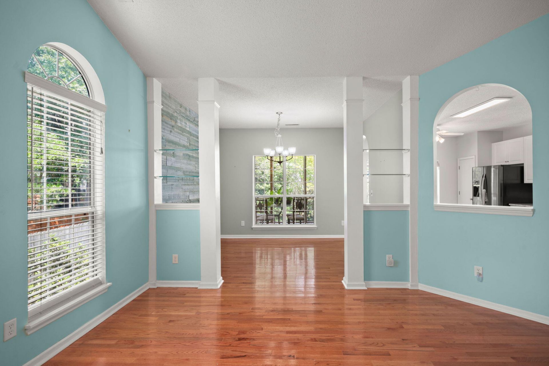 1486 Springwater Court Photo 9