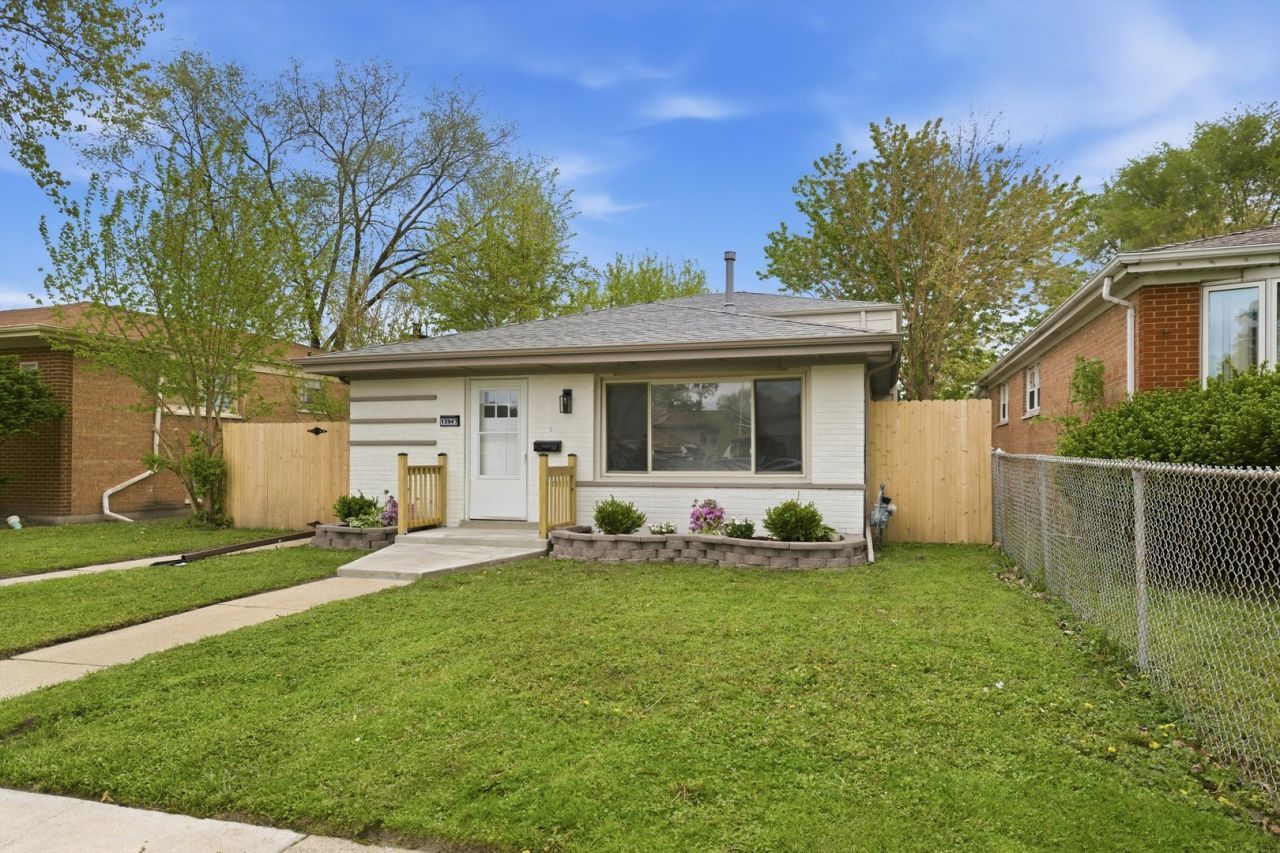 13947 S Saginaw Avenue, Burnham, IL 60633 Main Photo
