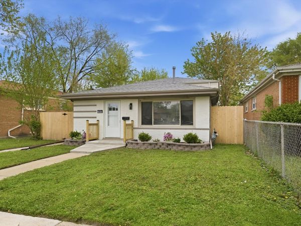 13947 S Saginaw Avenue , Burnham, IL 60633