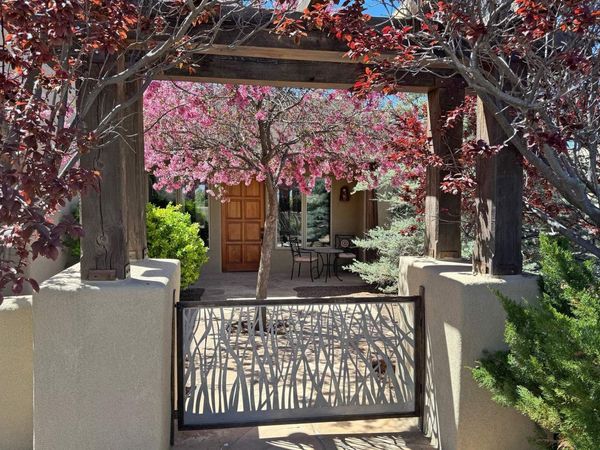 10 Descanso Road , Santa Fe, NM 87508