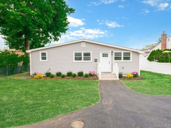 27 Old Farmingdale Road , West Babylon, NY 11704