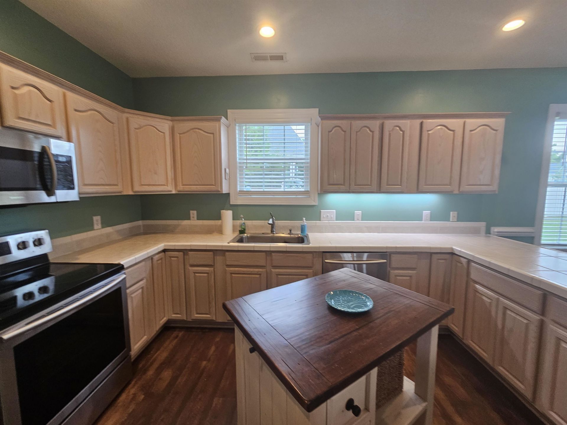 1028 Cherry Tree Ln. Photo 11