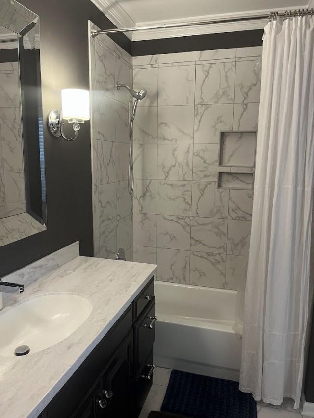1600 Long Grove Drive Photo 10