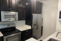 1600 Long Grove Drive photo 4