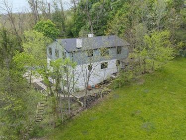 58 W Orange Street, Chagrin Falls, OH 44022
