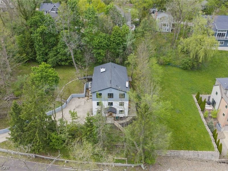 58 W Orange Street, Chagrin Falls, OH 44022 Photo 2