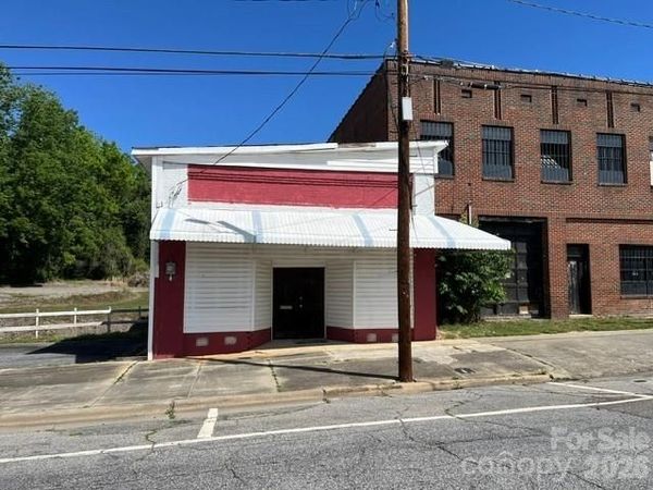1132 West Avenue NW, Lenoir, NC 28645