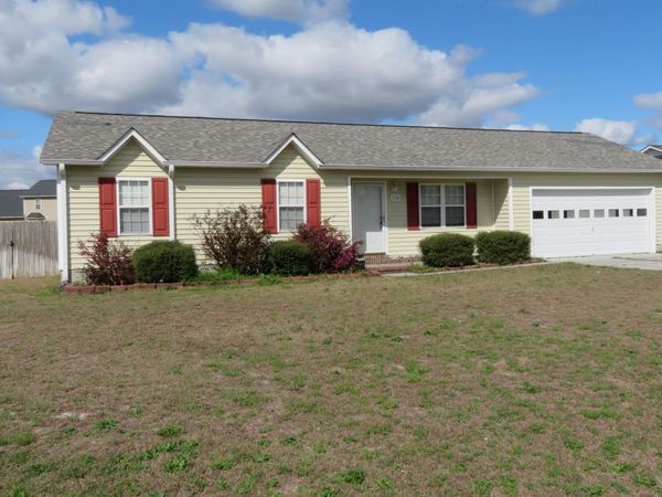 128 Wheaton Drive , Richlands, NC 28574