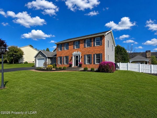 132 Doral Drive, Sugarloaf, PA 18249