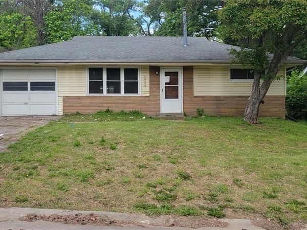10153 Ventura Drive , St Louis, MO 63136