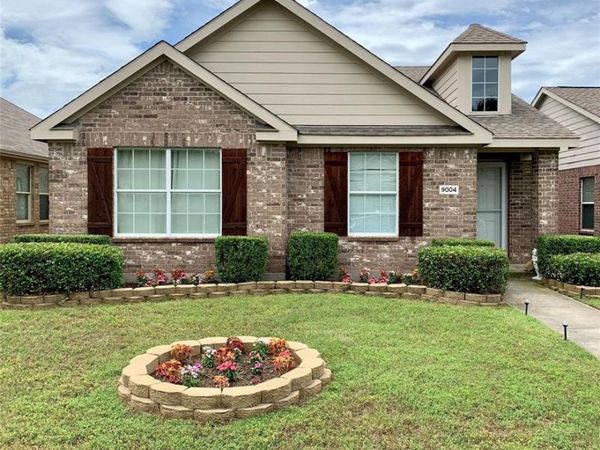 9004 Eastwood Avenue , Cross Roads, TX 76227
