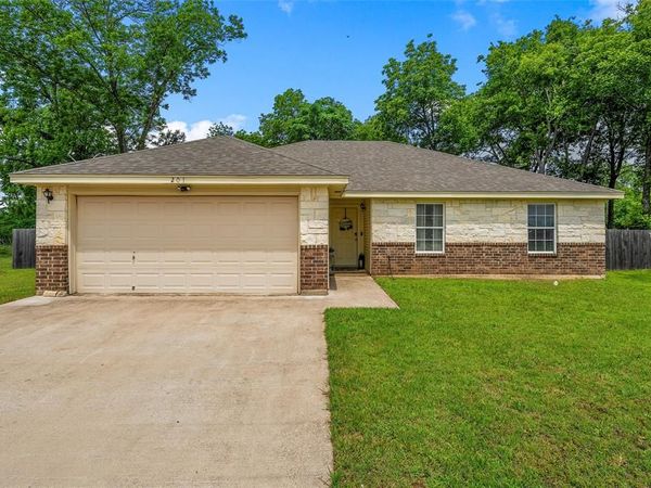 201 Woodland Boulevard, Bellmead, TX 76705