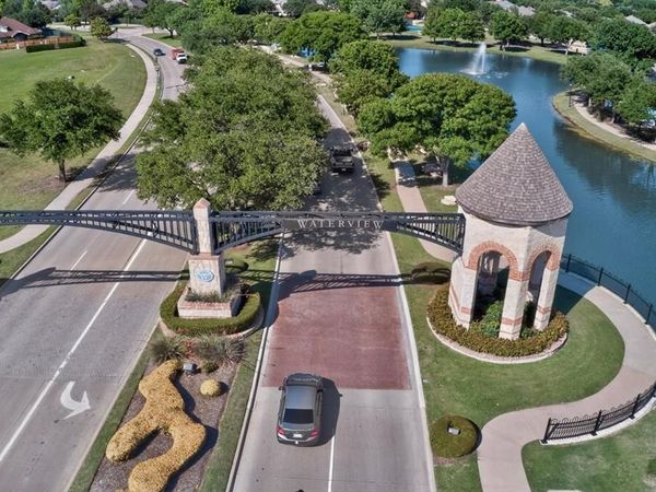 8613 Russell Drive , Rowlett, TX 75089