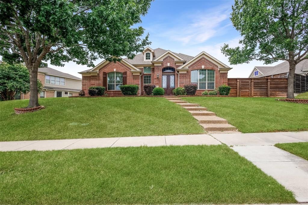 3001 Knightsbridge Lane, Garland, TX 75043 Main Photo