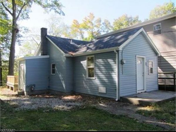 421 Riverside Dr, Wayne, NJ 07470