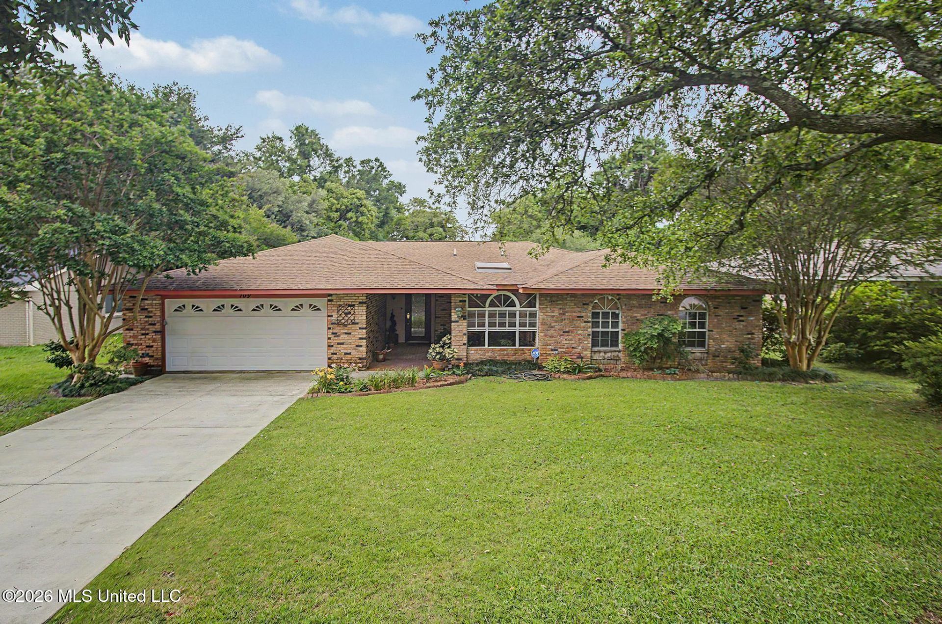 109 Dogwood Drive, Gulfport, MS 39507 Main Photo